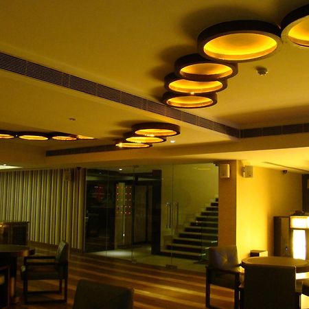 The Madison Hotel Új-Delhi Kültér fotó